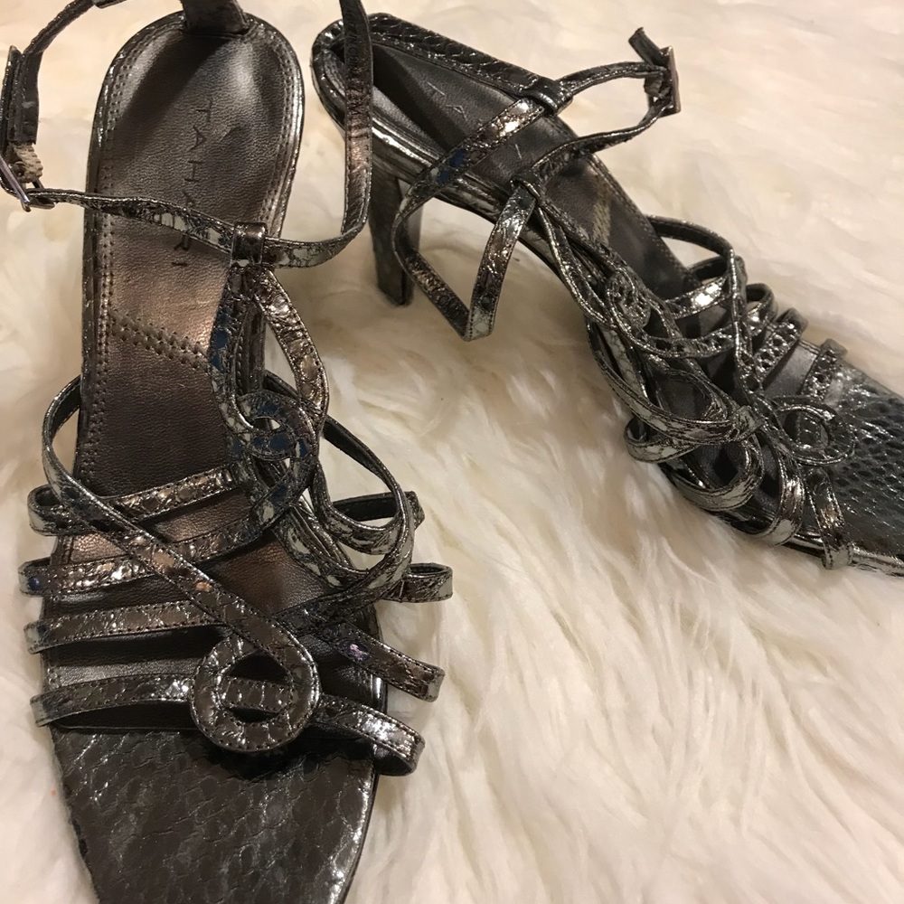Elie Tahari silver strappy heels shoes 7.5